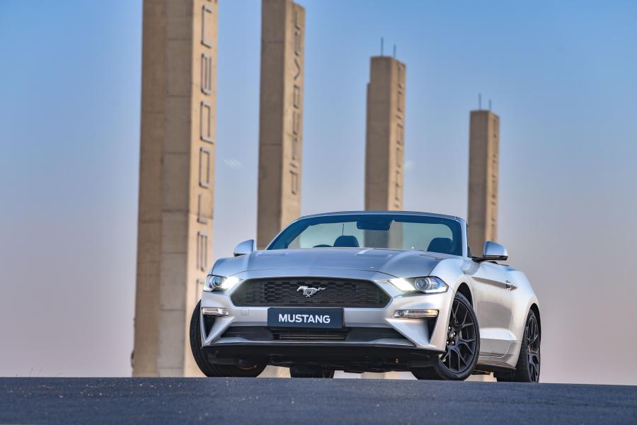  Ford Mustang EcoBoost Convertible 2019 года  (ZA) (фото 10 из 40)